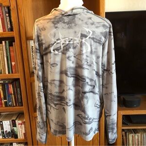 EUC Mens Under Armour camo hoodie